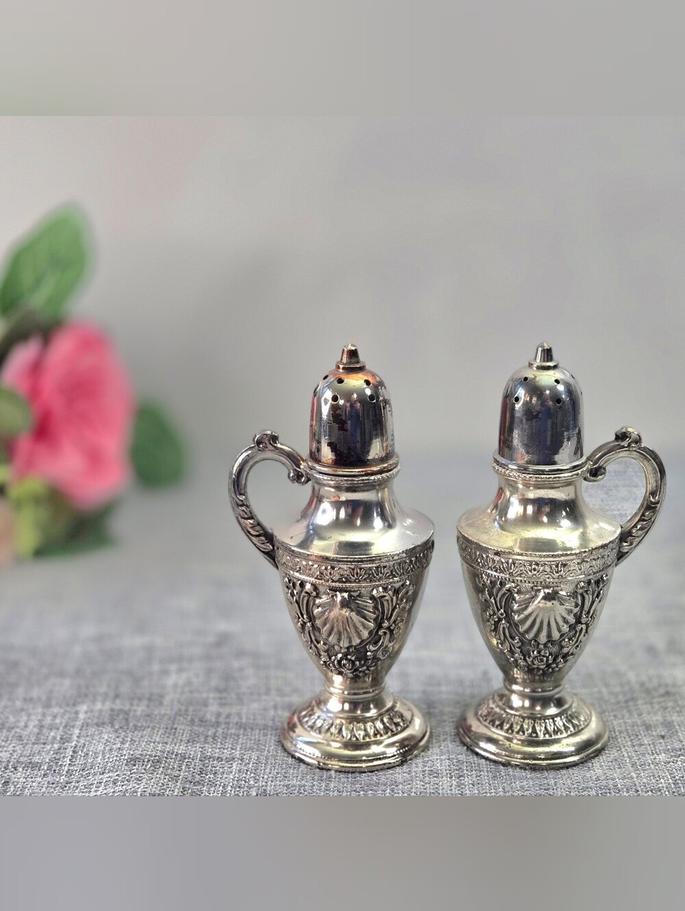 Vintage Condisco EP Antinomy Silver Plated Salt and Pepper Shakers Urn Shell